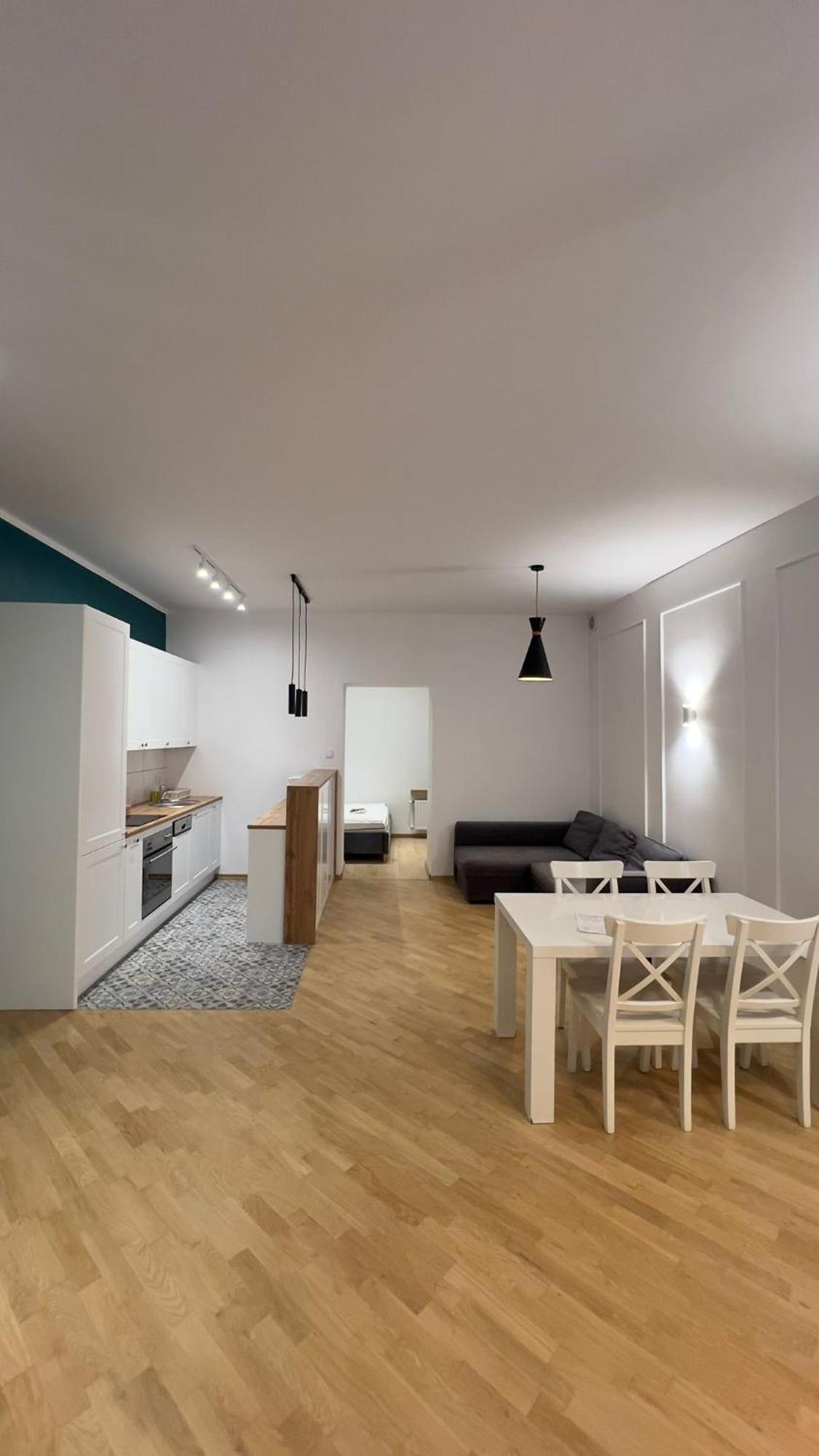 P&j Floriańska Apartament *